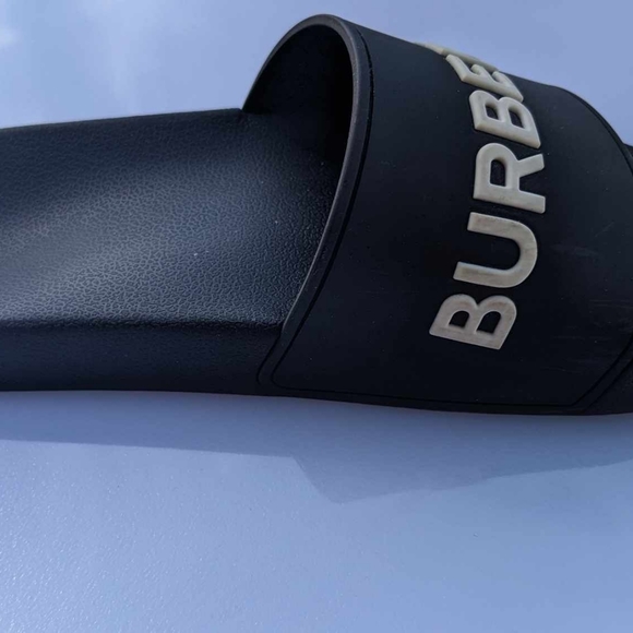 Too small - Picture 9 of 12